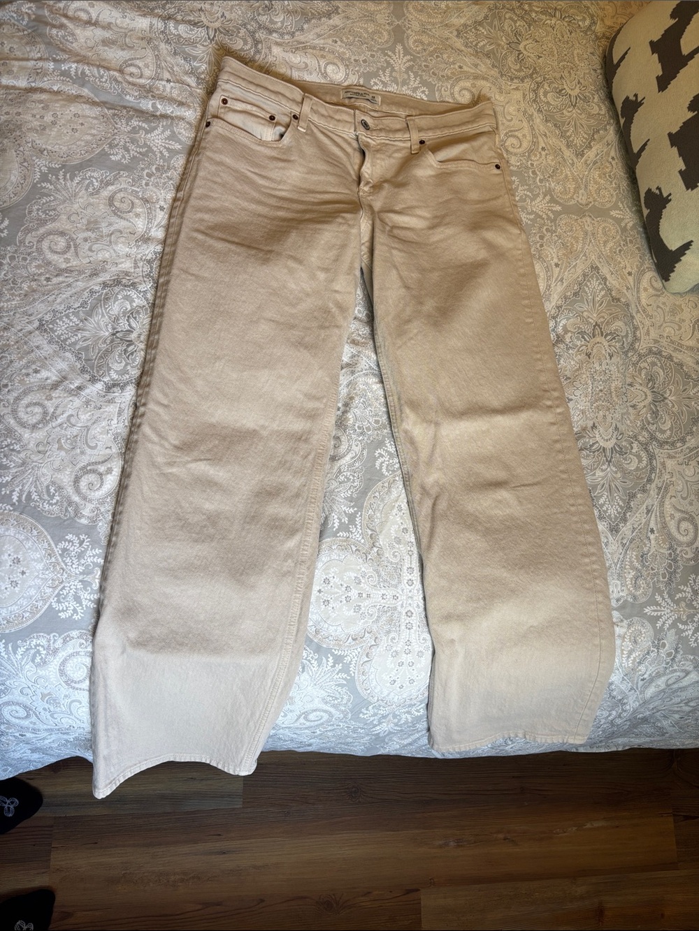 Abercrombie & Fitch low-rise 90s Relaxed jeans in light brown (beige)